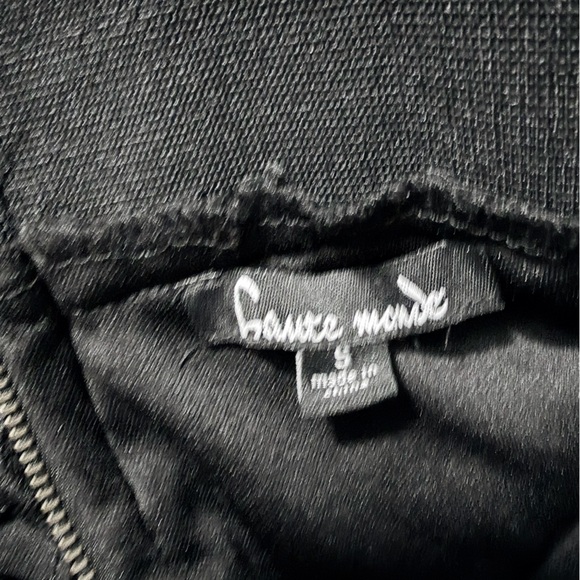 Elegant Black Lace Skirt haute monde. - Picture 7 of 7